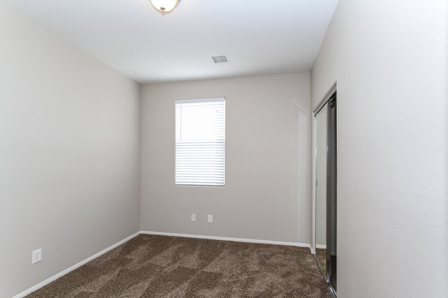 Building Photo - 9230 Weeping Water Ave