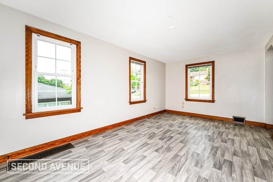 Building Photo - 1514 James St