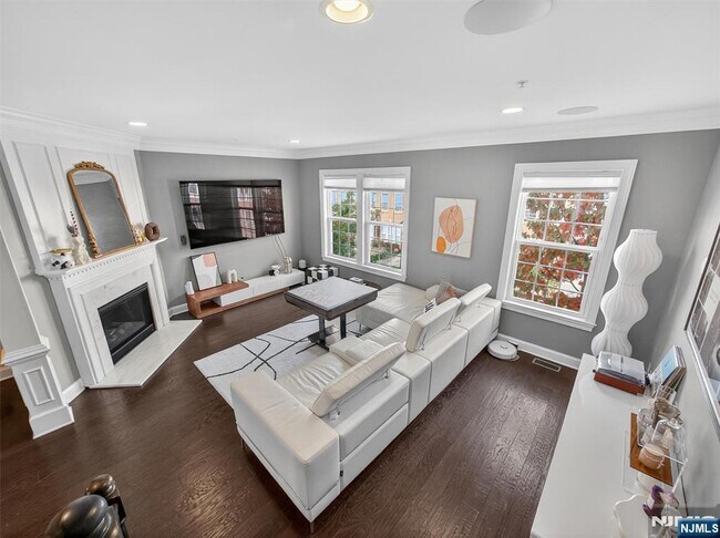 Building Photo - 4 Wesmont Drive