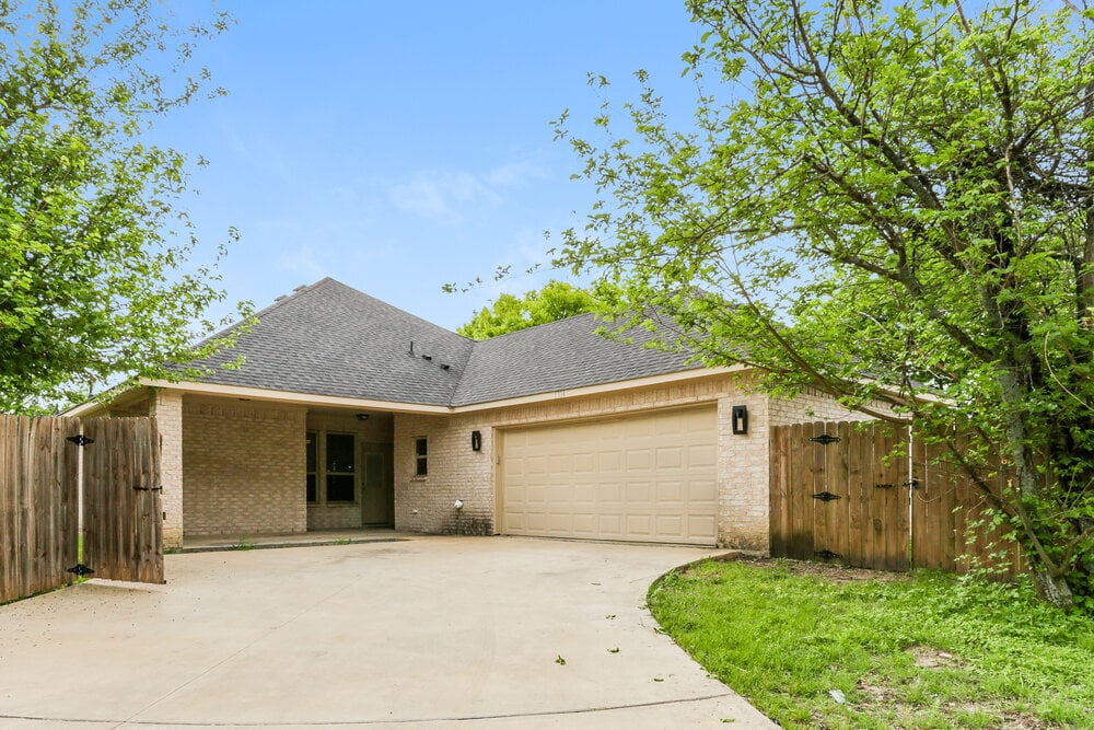 Building Photo - 1314 Roan Dr