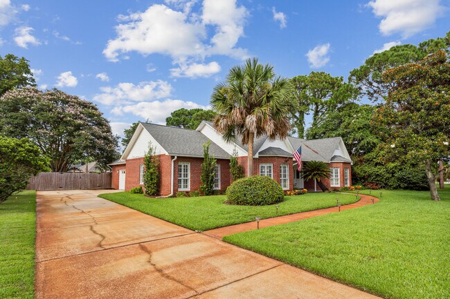 Building Photo - 3908 Tiger Point Blvd
