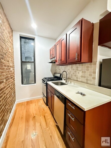 Building Photo - BEDFORD AVENUE / 1-Bed 1-Bath