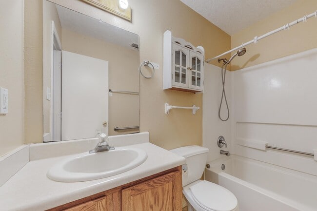 Building Photo - 10728 Hatch Dr NW