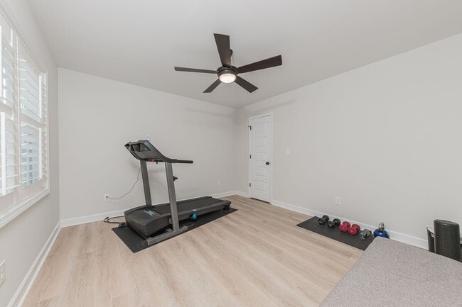 Building Photo - Coastal Elegance on a Spacious Corner Lot in Kings Harbor