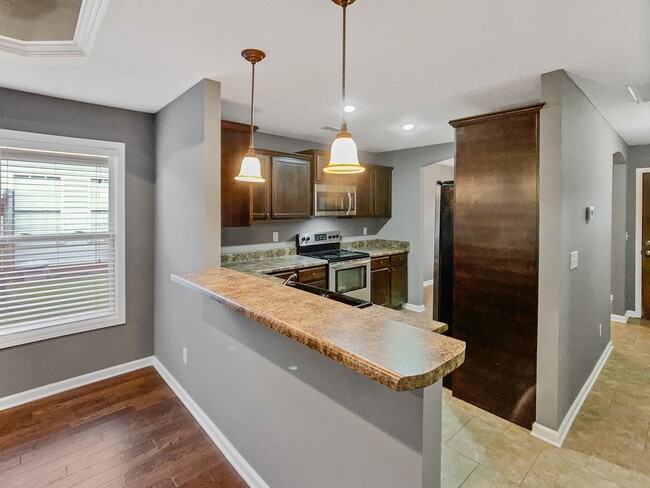 Building Photo - Available August 6th!!! Recently Updated 3...