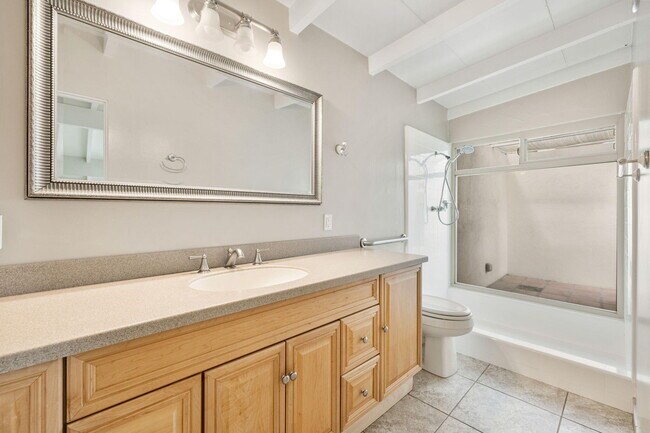 Building Photo - 71996 Vista Del Rio