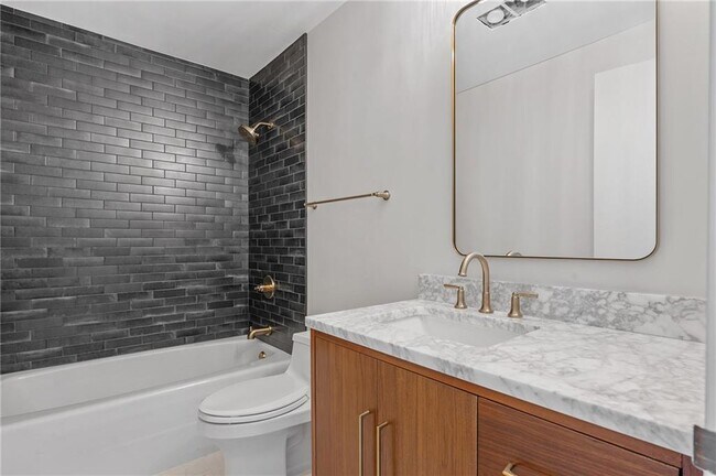 Building Photo - 2575 Peachtree Rd NE