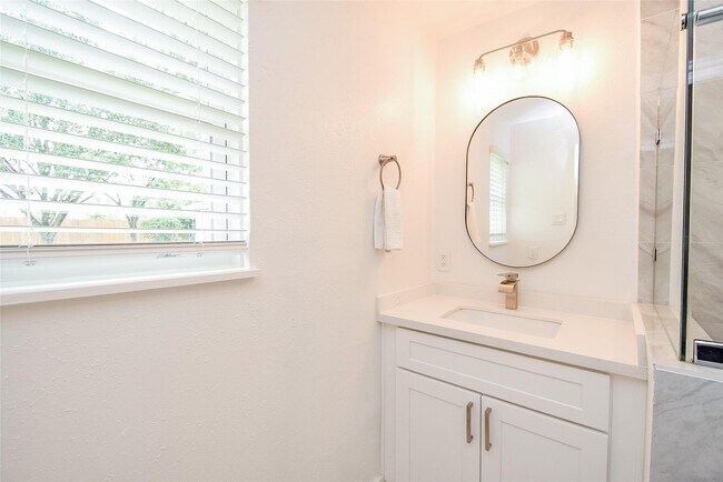 Building Photo - 4947 Cheena Dr