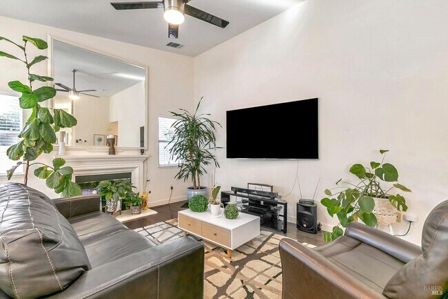 Building Photo - 3257 Vista Del Lago Way