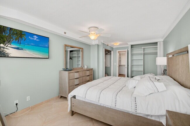 Building Photo - 4511 S Ocean Blvd