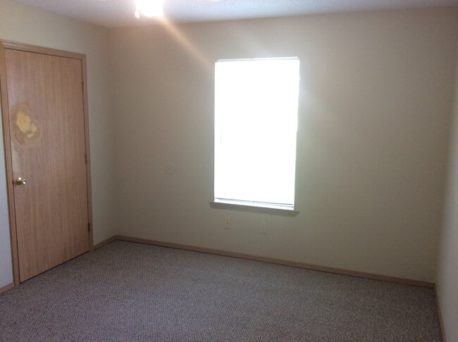 Building Photo - 1510 N Bernice Dr