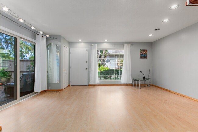 Living room - 9556 Easter Way