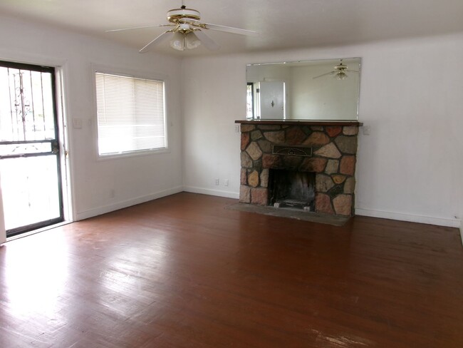 Building Photo - 2bd, 1bath home in Sparks