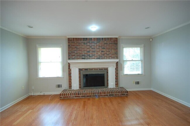 Building Photo - 2155 Heritage Heights