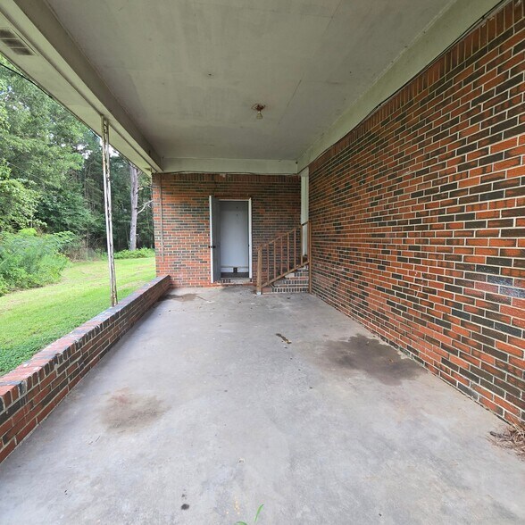 Building Photo - 222 Hwy 62