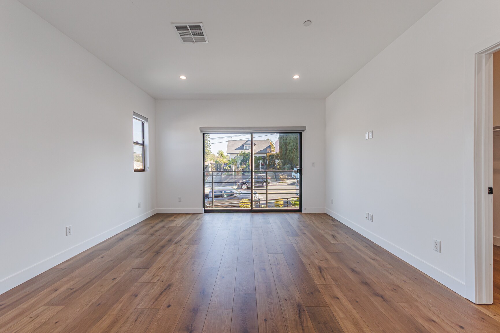 Building Photo - 705 N Benton Way