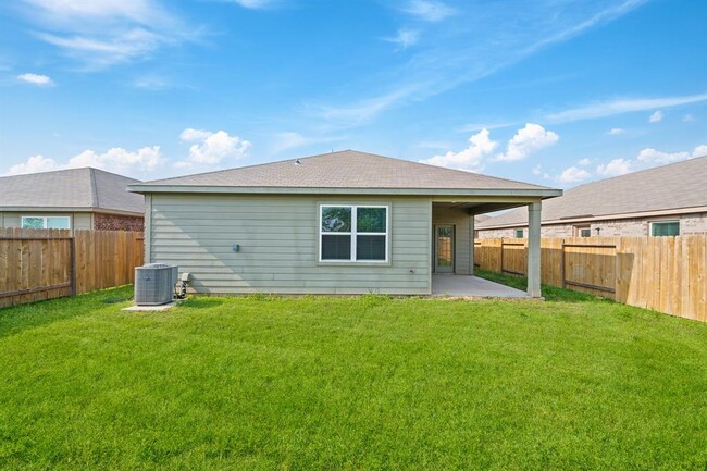 Building Photo - 569 Amberwood Pk Dr