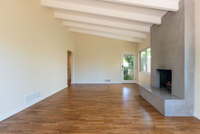 Building Photo - Hilltop Monterey Home