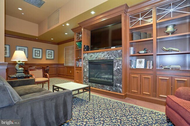 Building Photo - 3101 N Hampton Dr