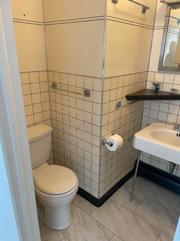 Building Photo - 112 Sawkill Rd