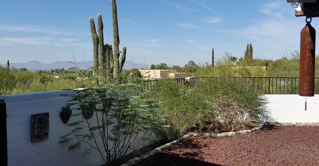 Patio view SW sunsets and city lights - 5161 E Camino Bosque