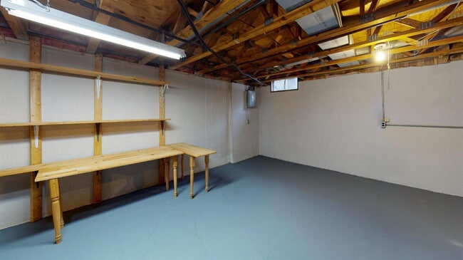 Building Photo - 3008 Bolgos Cir