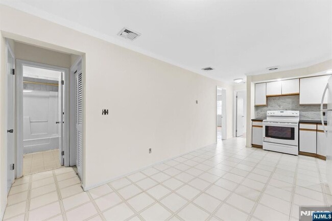Building Photo - 314 palisade