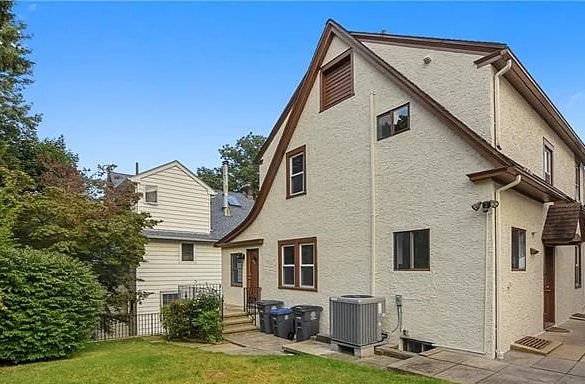 Building Photo - 80 Bolton Ave