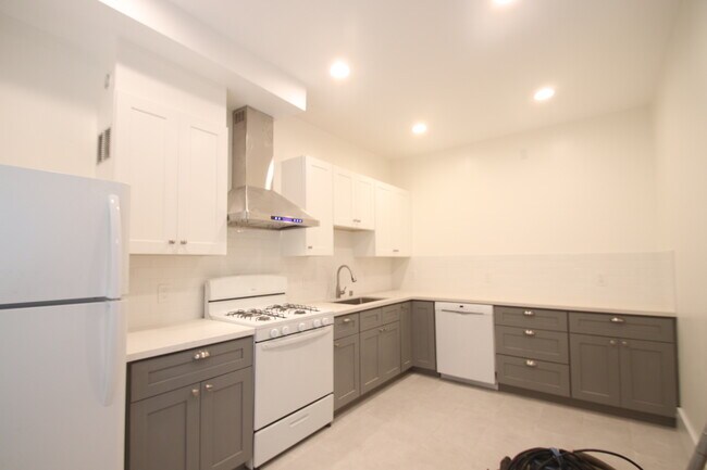 Building Photo - 201 Orange St