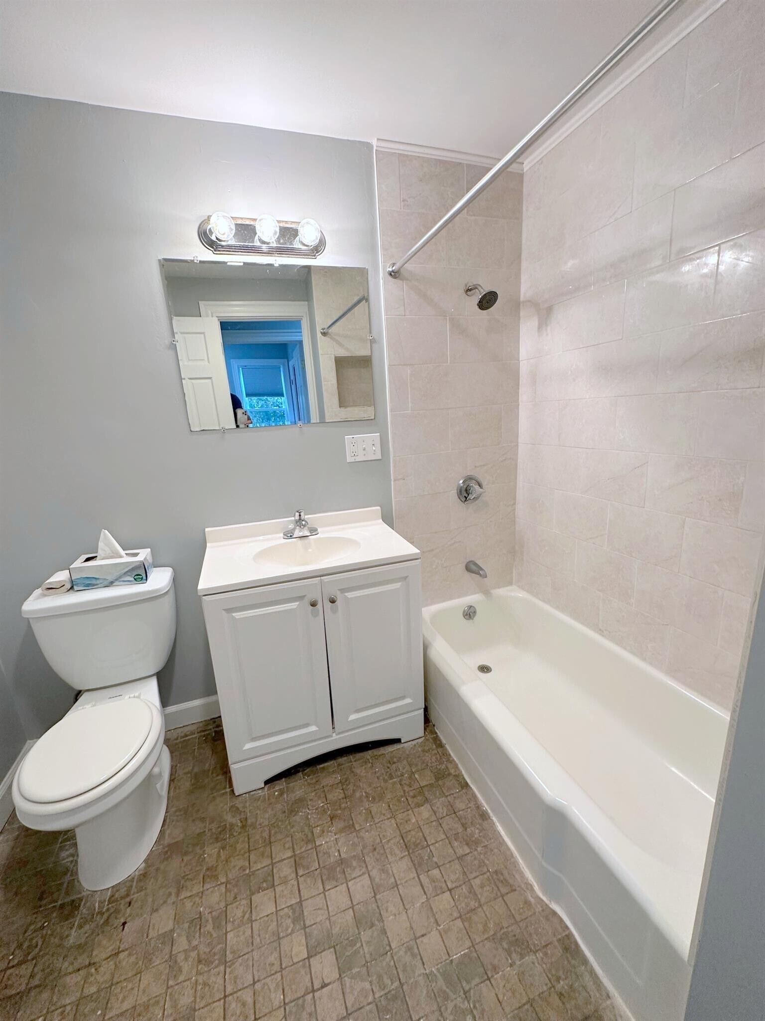 Building Photo - 295 Windsor St