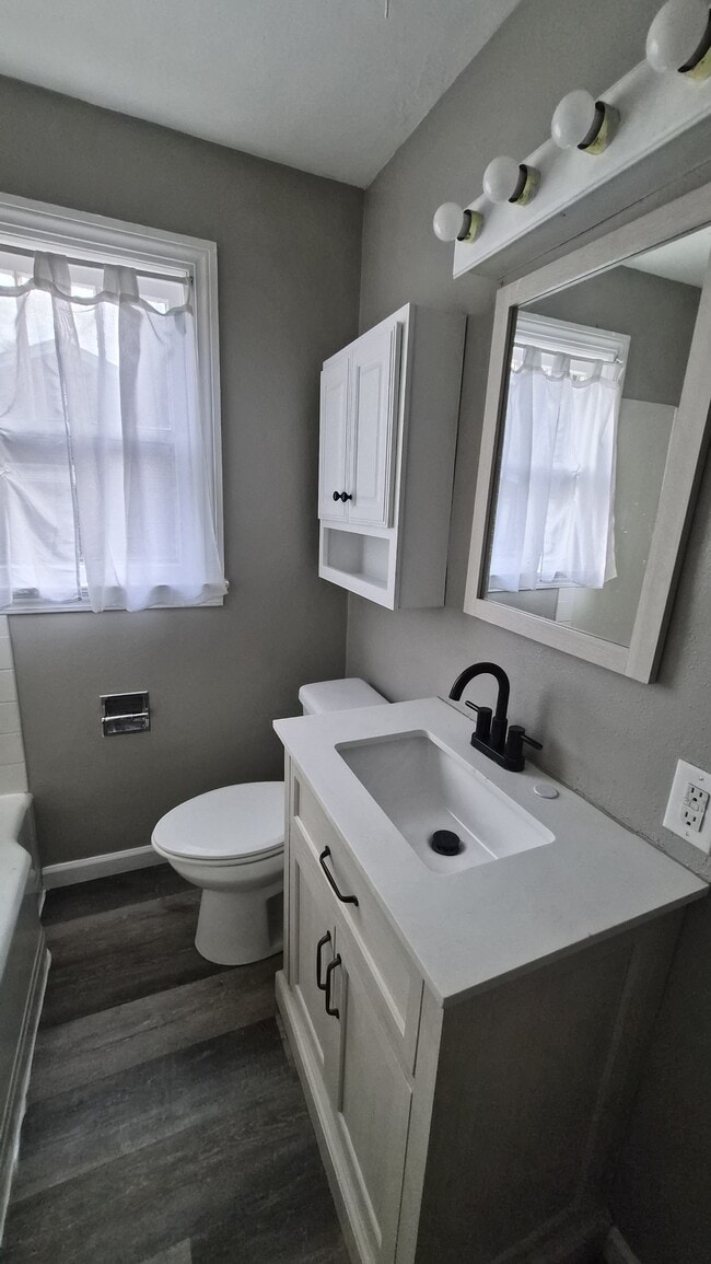 Building Photo - 3483 Hadley Ave