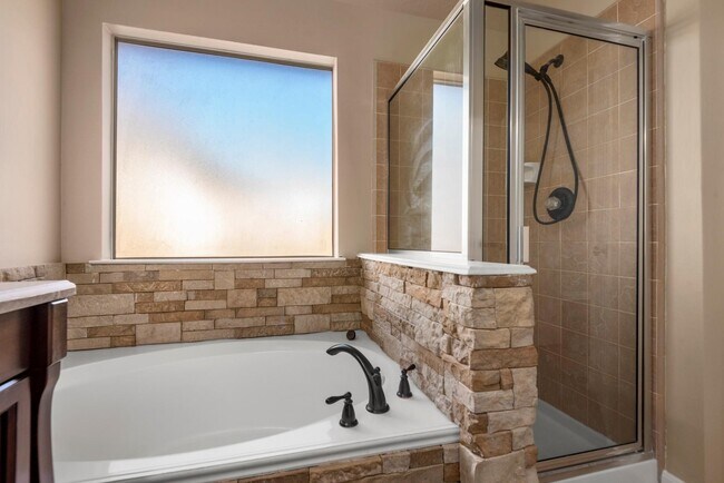 Building Photo - 3610 Hill Family Ln