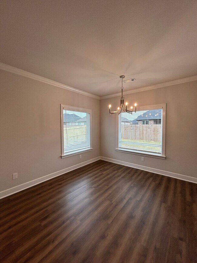 Building Photo - Beautiful Modern Home in Pea Ridge!