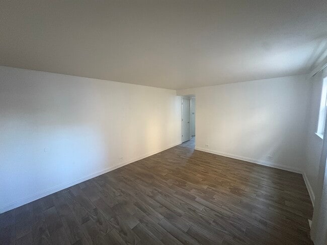 Building Photo - 12747 S Hoyne Ave