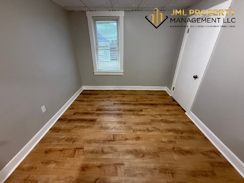 Building Photo - 321 Union St