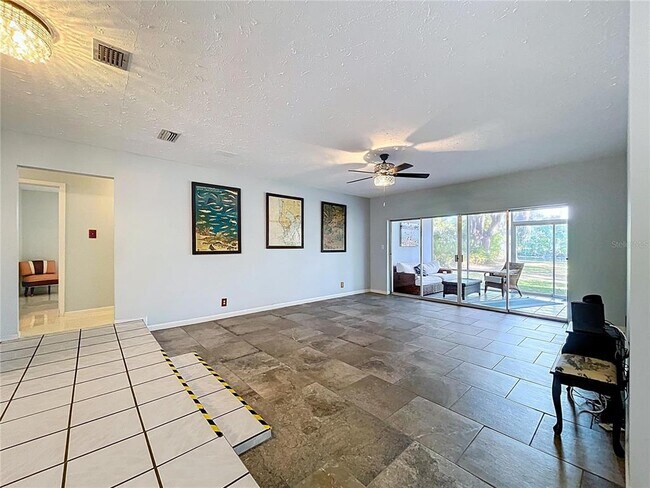 Building Photo - 1601 Riverhills Dr