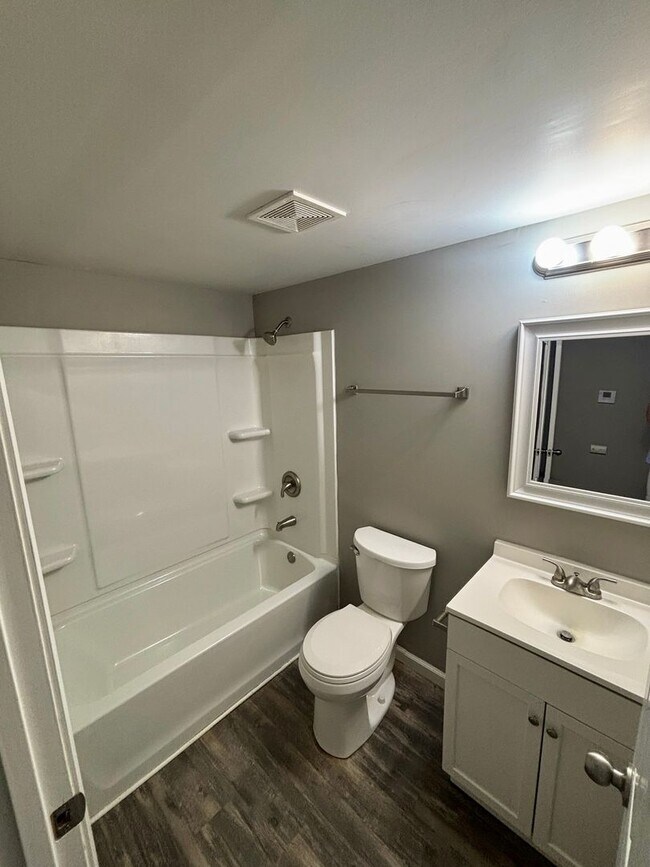 Building Photo - 100 Arlington Way