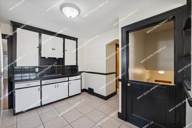 Building Photo - 22618 Maxine St