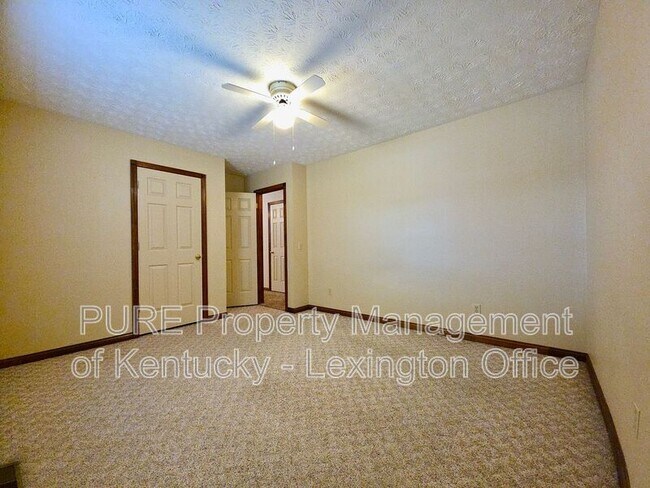 Building Photo - 366 Bonny Lynn Dr