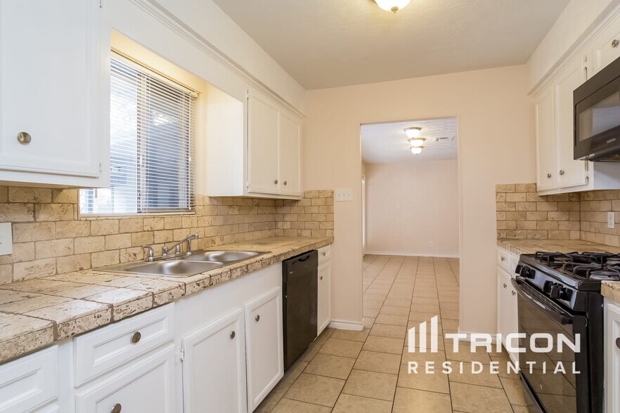 Building Photo - 23123 Earlmist Dr