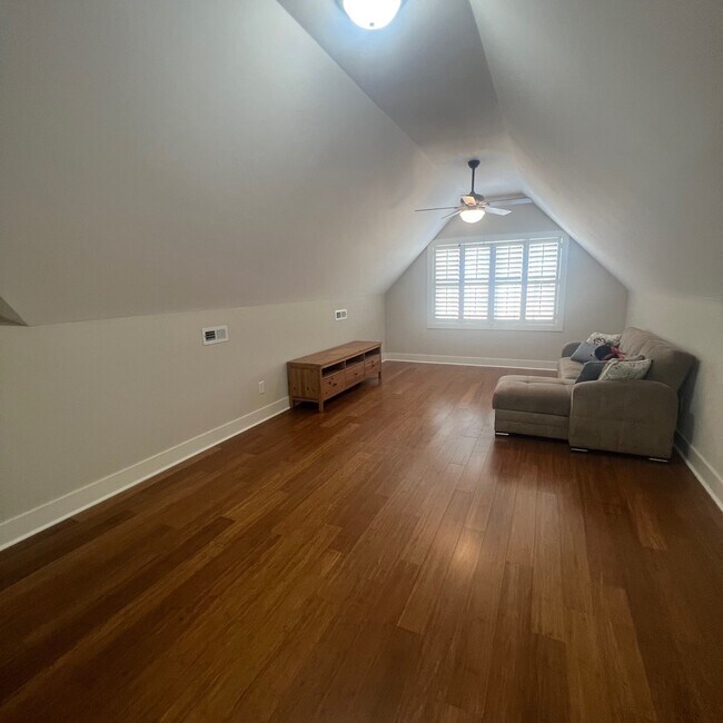 Building Photo - 1622 Prop Dr