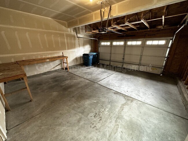 Building Photo - 16270 E 106th Way