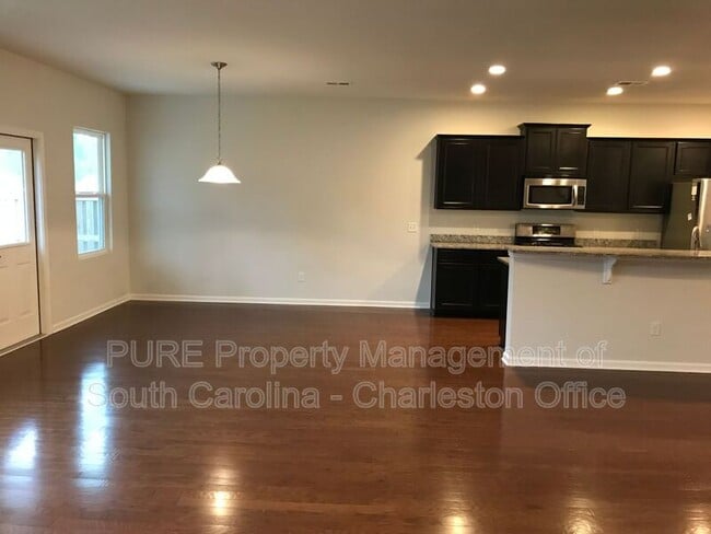 Building Photo - 3071 Conservancy Ln