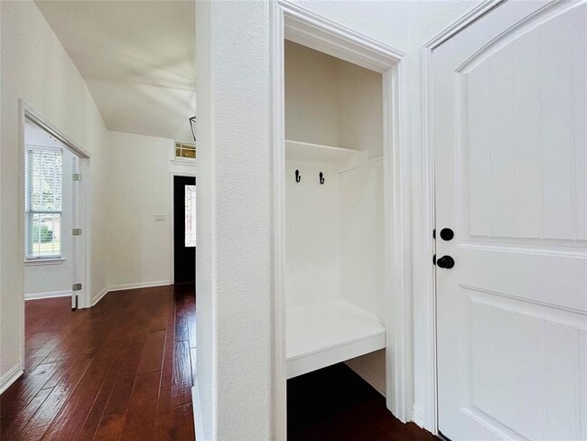 Building Photo - 240 Fort Mabry Loop