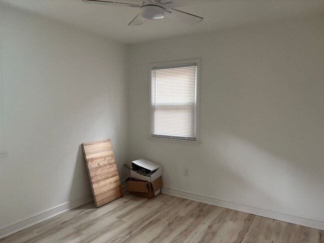 Building Photo - 105 Lenwood Ct
