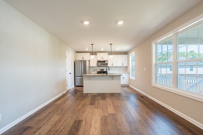 Building Photo - 1325 Shockey Dr