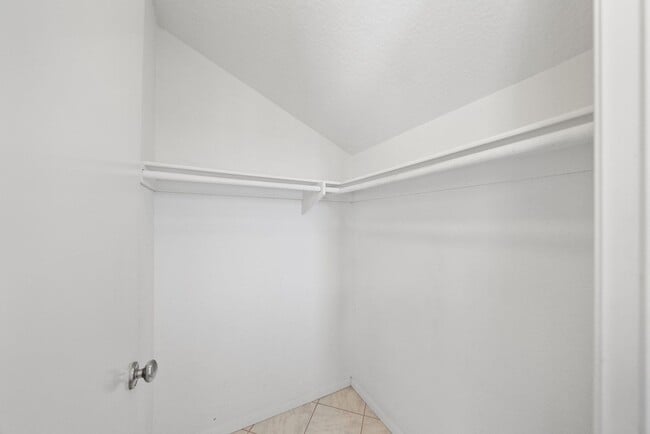 Building Photo - 40115 Starling St
