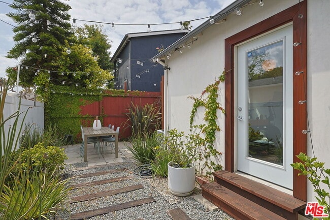 Building Photo - 1630 Penmar Ave