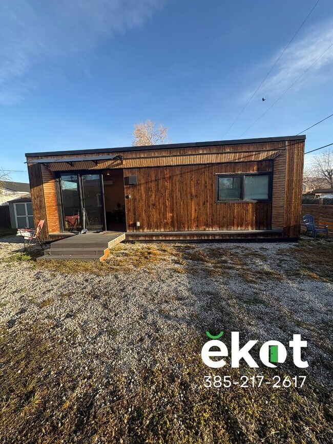 Building Photo - Stowell-SLC-Emery Manor