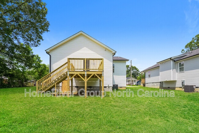 Building Photo - 603 Lee St